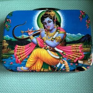 Metal lunch box from Accoutrements 1998.
